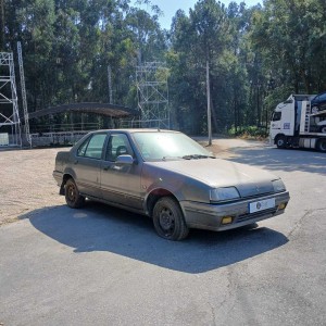 RENAULT - 19