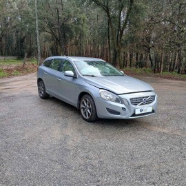 VOLVO - V60