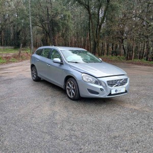 VOLVO - V60