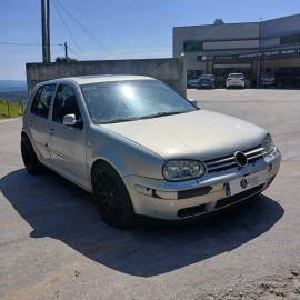 VOLKSWAGEN - GOLF IV