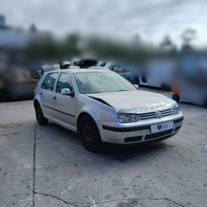 VOLKSWAGEN - GOLF IV