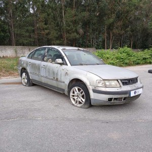 VOLKSWAGEN - PASSAT