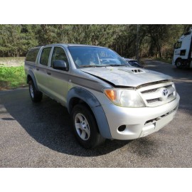 TOYOTA - HILUX