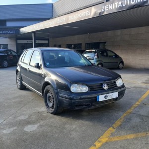 VOLKSWAGEN - GOLF IV