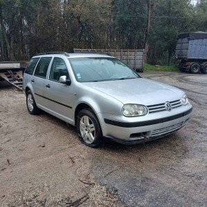 VOLKSWAGEN - GOLF IV