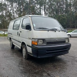 TOYOTA - HIACE